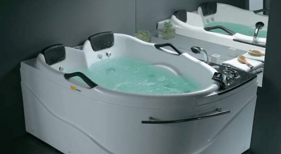 double-corner-bathtub-with-headrest